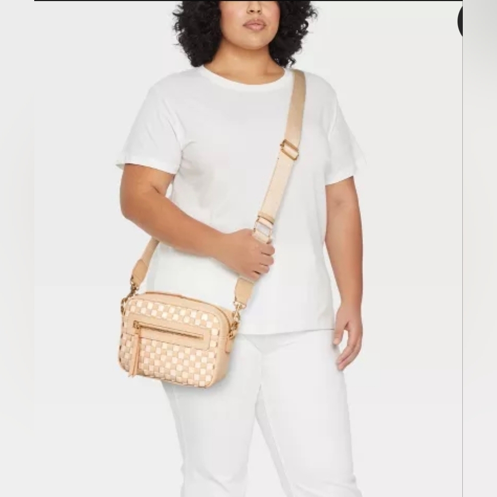 Cute Tan Woven Camera Style Crossbody Bag With Matching Coin Wallet